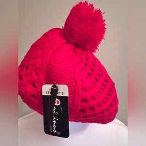 Quirinus Red Chunky Knit Pom-Pom Beanie